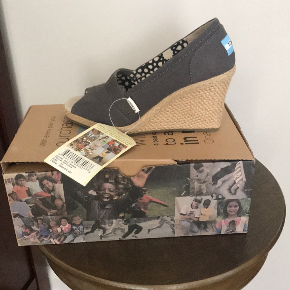 NIB Toms Canvas Ash Wedges, Sz 5.5